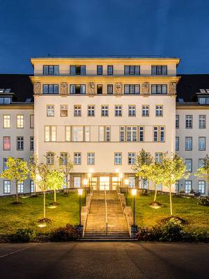 moenchberg-park-wuerzburg01_original