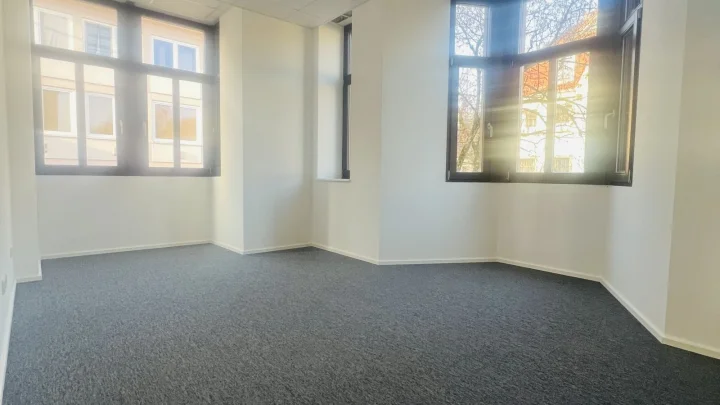 Alt trifft Neu: Sanierte Büro- Praxisflächen mitten in der Fußgängerzone von Bad Kissingen 