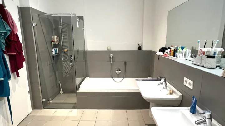 Attraktive 3-Zimmer-Altbauwohnung mit großem Balkon im Frauenland 