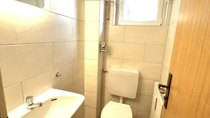 Familien sowie WG´s herzlichen willkommen: 3,5-Zimmerwohnung mit Balkon, Einbauküche und Garage